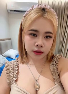 Lucky - escort in Khobar Photo 4 of 8