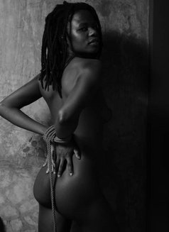 Lucky - puta in Bangkok Photo 7 of 10