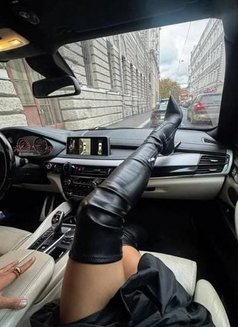 Lucky - escort in Muscat Photo 6 of 7