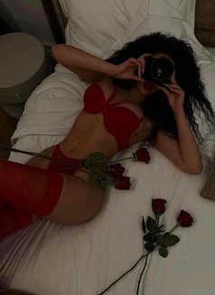 Lucky - escort in Muscat Photo 7 of 7