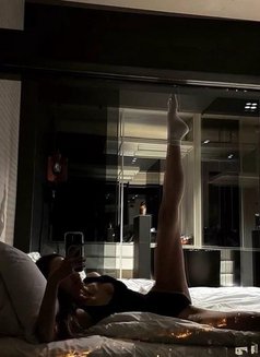 Lucky - puta in Muscat Photo 8 of 8