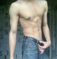 Lucky Top - Acompañantes masculino in New Delhi