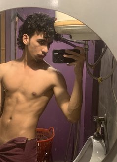 Lucky Guy - Acompañantes masculino in New Delhi Photo 1 of 12