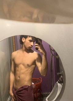 Lucky Guy - Acompañantes masculino in New Delhi Photo 6 of 12