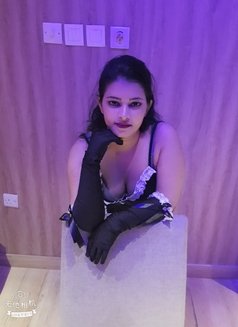 Lucky - escort in Kuwait Photo 3 of 8