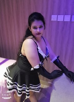 Lucky - escort in Kuwait Photo 4 of 8