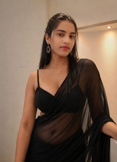 Lucky - Transsexual escort in Hyderabad Photo 2 of 5