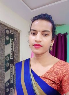 Lucky - Transsexual escort in Hyderabad Photo 4 of 5
