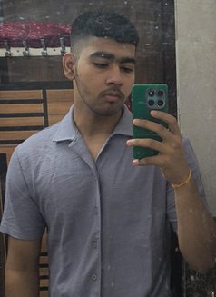 Lucky - Male escort in New Delhi Photo 3 of 4