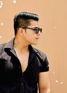 Lucky - Male escort in New Delhi Photo 1 of 5