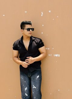 Lucky - Male escort in New Delhi Photo 2 of 5