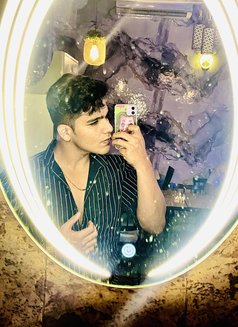 Lucky - Male escort in New Delhi Photo 4 of 5