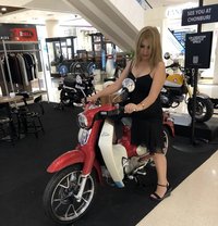 Lucky - dominatrix in Guangzhou Photo 4 of 7