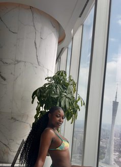 Lucky - escort in Hong Kong Photo 6 of 7