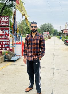 Lucky Single Escorts - Male escort in Gurgaon Photo 4 of 4