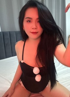 Lucky - escort in Abu Dhabi Photo 2 of 5