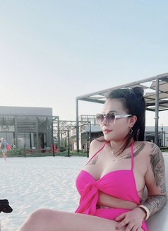 Lucky - escort in Abu Dhabi Photo 3 of 6