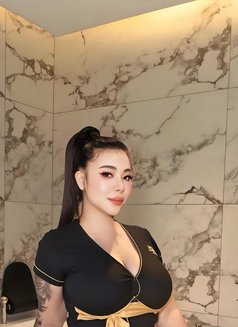 Lucky - escort in Abu Dhabi Photo 3 of 3