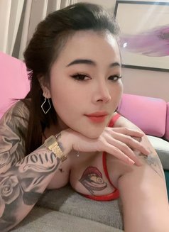 Lucky - escort in Abu Dhabi Photo 4 of 4