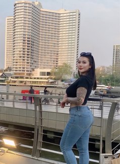 Lucky - escort in Abu Dhabi Photo 6 of 6