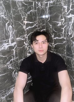 Lucky - masseuse in Bangkok Photo 6 of 13