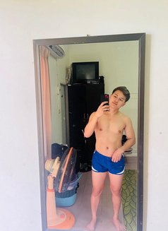 Lucky - masseuse in Bangkok Photo 8 of 13