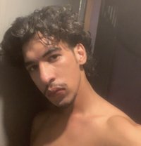 Lucky Top - Acompañantes masculino in New Delhi