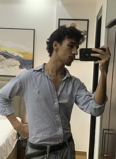 Lucky Bi Top - Male escort in New Delhi Photo 11 of 16