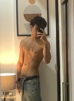 Lucky Bi Top - Male escort in New Delhi Photo 12 of 16