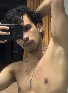 Lucky Bi Top - Male escort in New Delhi Photo 13 of 16