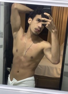 Lucky Bi Top - Male escort in New Delhi Photo 15 of 16