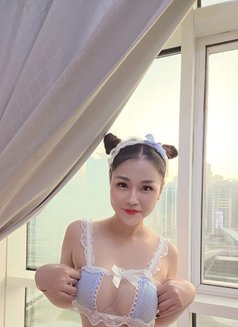 Lucky - escort in Abu Dhabi Photo 5 of 10