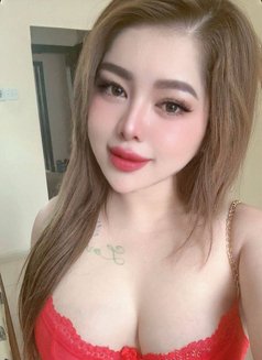 Lucky - escort in Al Manama Photo 3 of 6