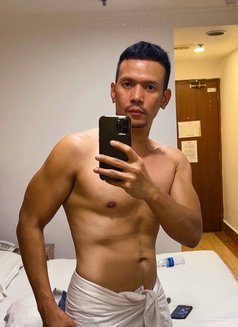 Lucky32 - Acompañantes masculino in Kuala Lumpur Photo 4 of 5