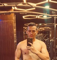 Lucky32 - Acompañantes masculino in Singapore