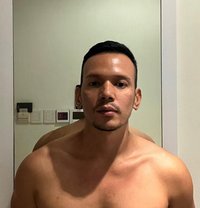 Lucky32 - Male escort in Singapore Photo 5 of 5