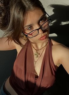 Lucy - puta in Dubai Photo 6 of 11