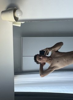 Lucy Boyy - Male escort in Riyadh Photo 3 of 4