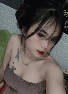 Lucy - puta in Jakarta Photo 5 of 5