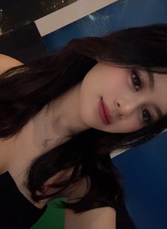 Lucy - escort in Jakarta Photo 5 of 6