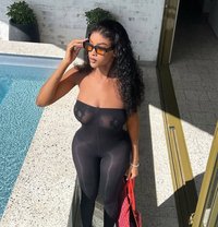 Lucy - escort in Kyoto