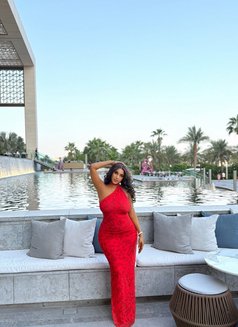 Lucy - escort in Dubai Photo 12 of 15