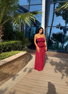 Lucy - escort in Dubai Photo 14 of 15