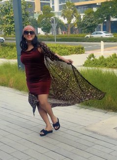 Lucy - escort in Dubai Photo 3 of 6