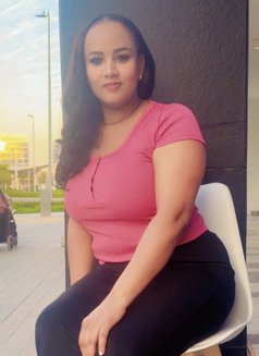 Lucy - escort in Dubai Photo 4 of 6