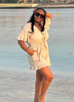 Lucy - escort in Dubai Photo 5 of 6