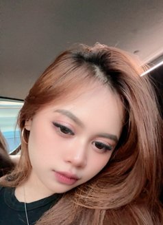 Lucy - escort in Jakarta Photo 4 of 5