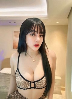 Lucy Just Arrived - puta in Riyadh Photo 6 of 6