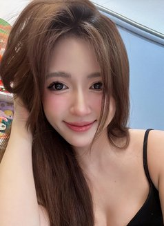 Lucy - escort in Bangkok Photo 4 of 6