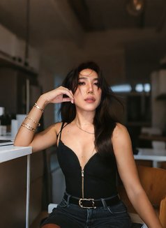 Lucy Lui | Elite Companion - Acompañantes transexual in Bangalore Photo 28 of 29